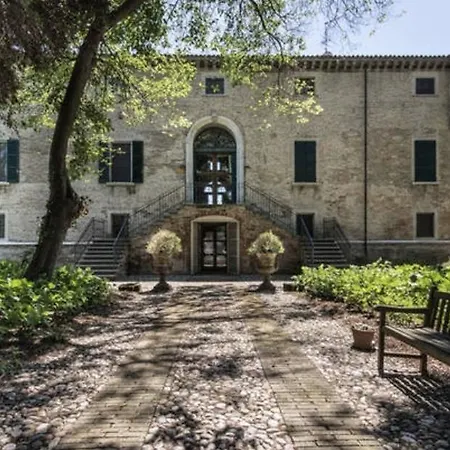 Signorile Con Piscina
